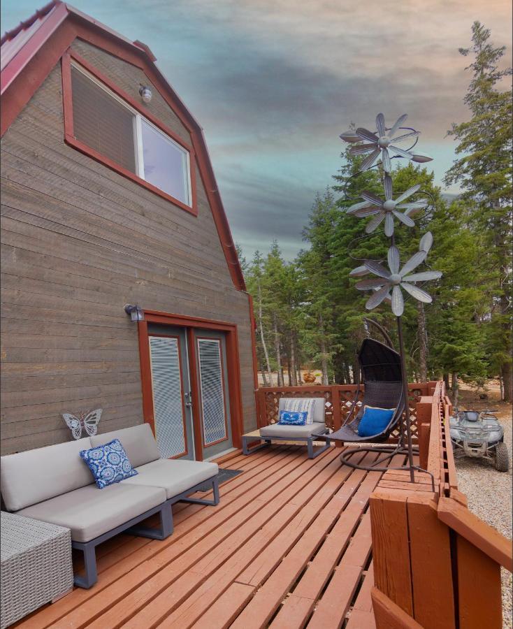 Charming Blue Farmhouse Cabin Duck Creek Village Exterior photo